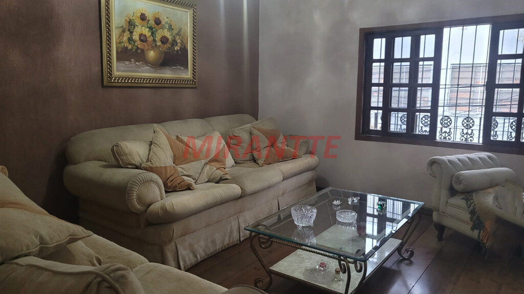 Sobrado de 371m² com 6 quartos em Pari