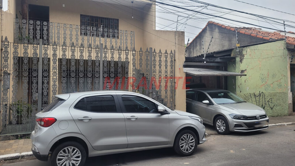 Sobrado de 371m² com 6 quartos em Pari