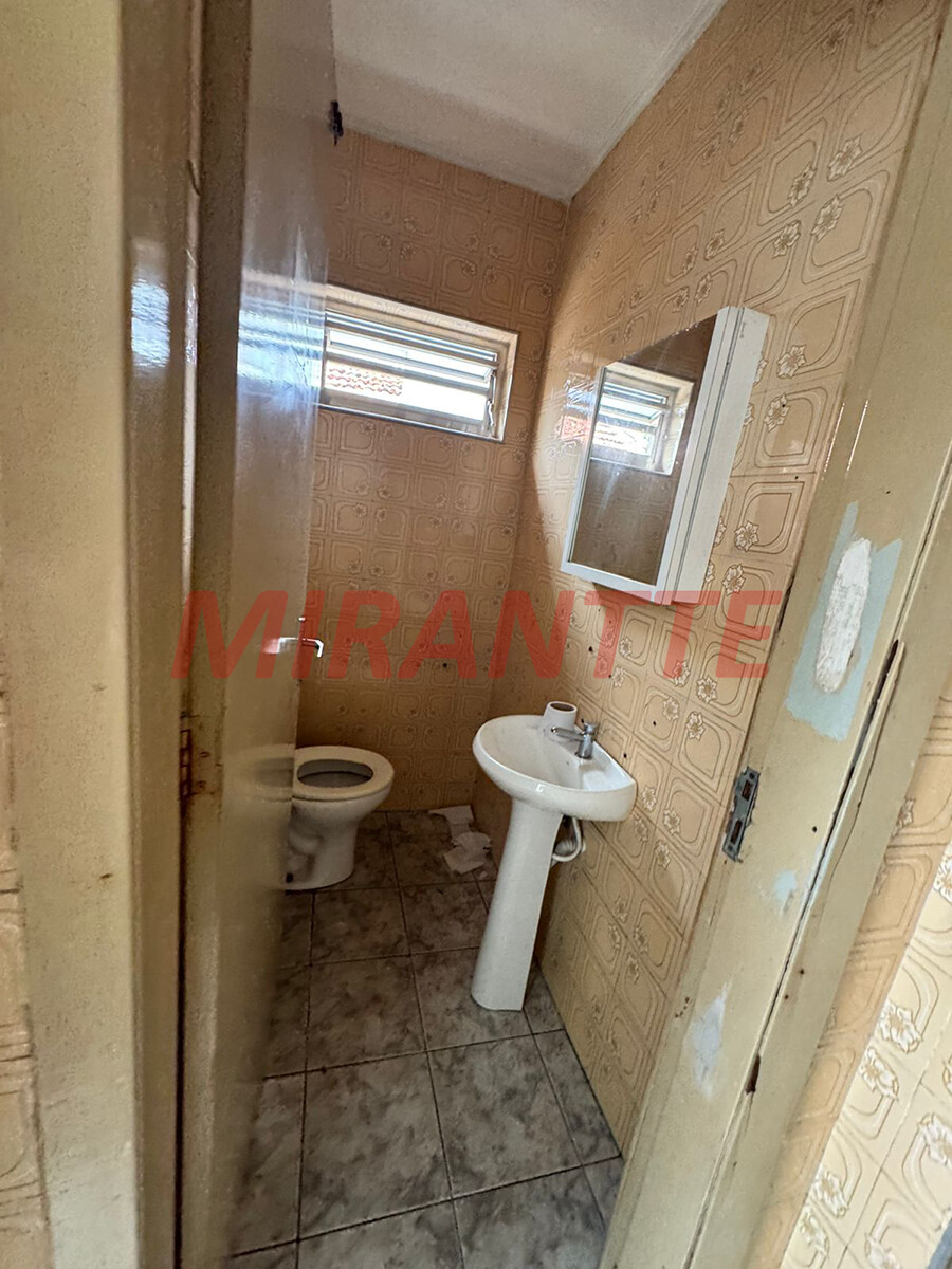 Casa terrea de 130m² com 4 quartos em Água Fria