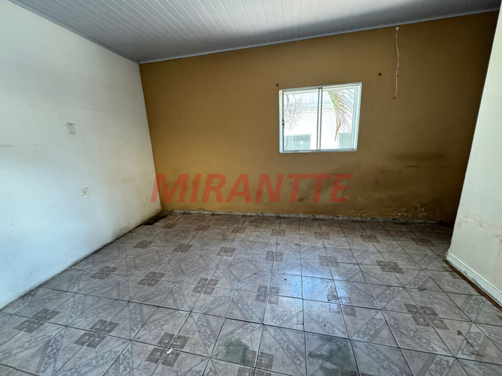 Casa terrea de 130m² com 4 quartos em Água Fria