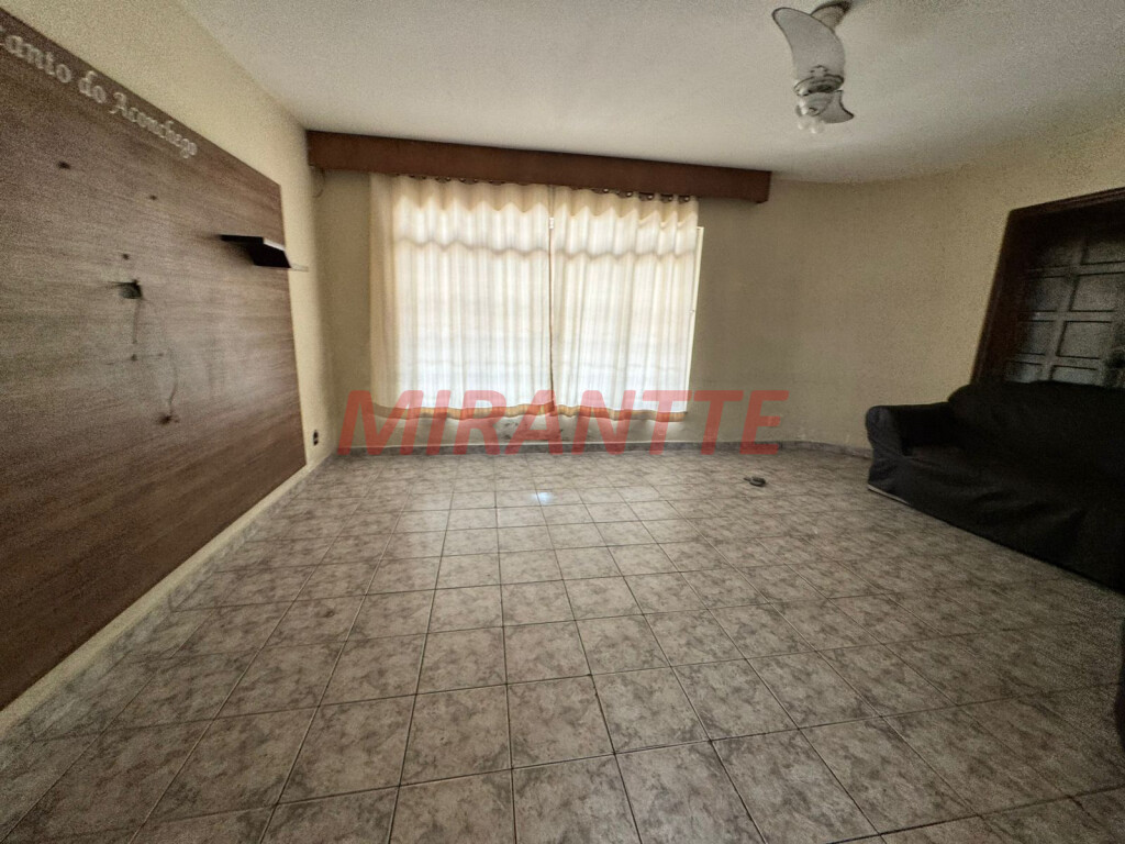Casa terrea de 130m² com 4 quartos em Água Fria