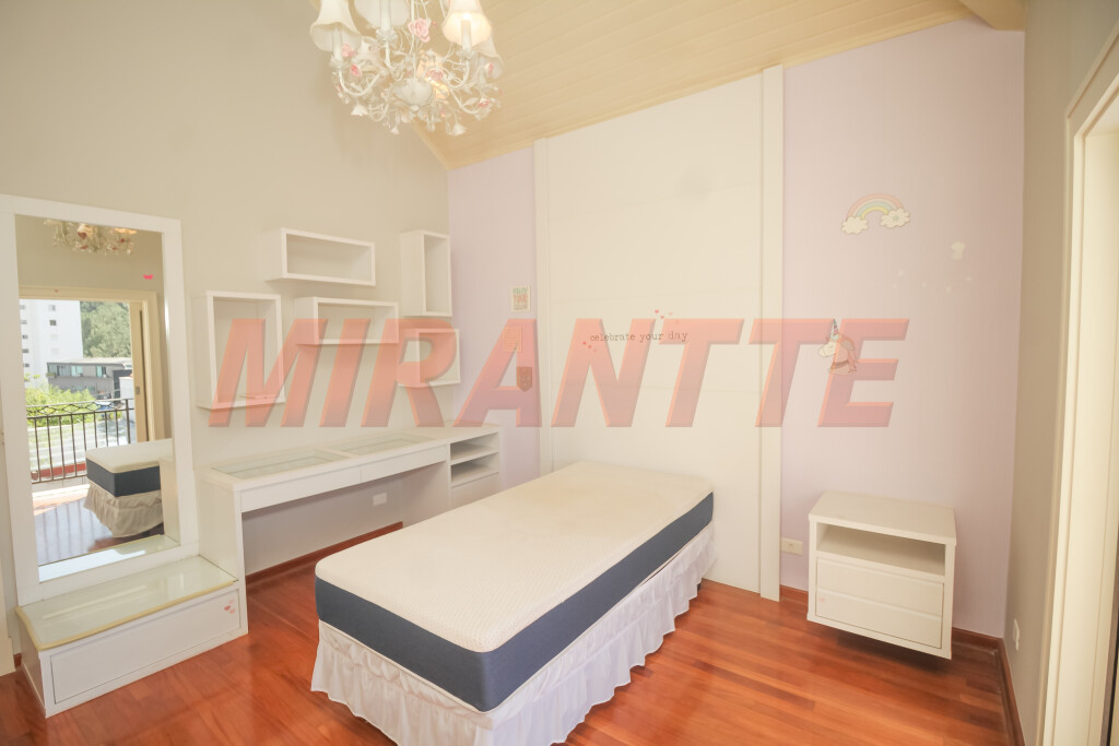 Sobrado de 756m² com 4 quartos em Jardim São Bento