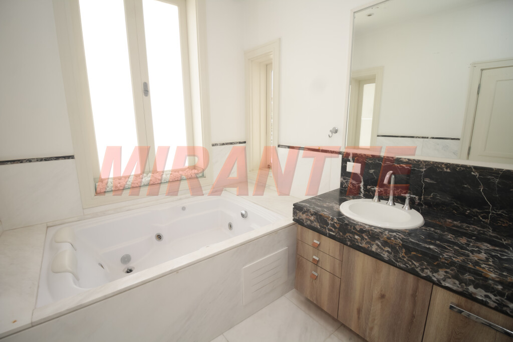 Sobrado de 756m² com 4 quartos em Jardim São Bento