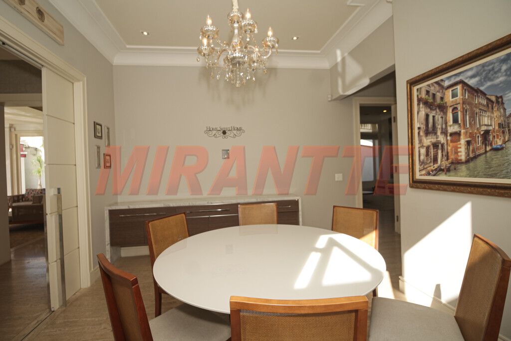 Sobrado de 756m² com 4 quartos em Jardim São Bento