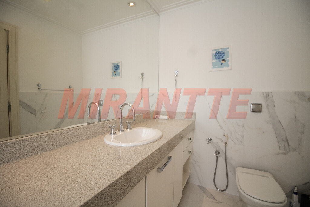 Sobrado de 756m² com 4 quartos em Jardim São Bento