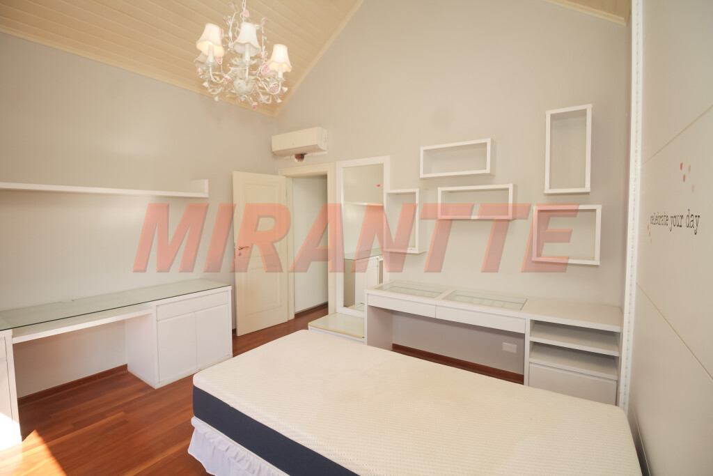 Sobrado de 756m² com 4 quartos em Jardim São Bento