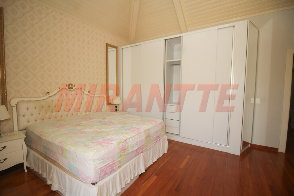 Sobrado de 756m² com 4 quartos em Jardim São Bento