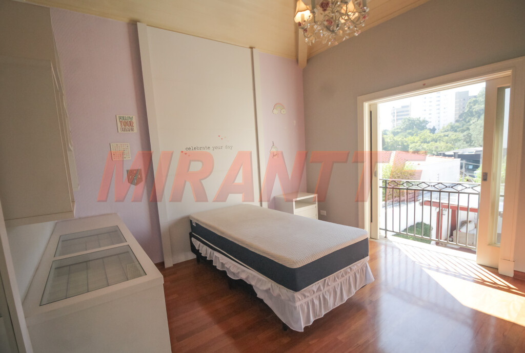 Sobrado de 756m² com 4 quartos em Jardim São Bento