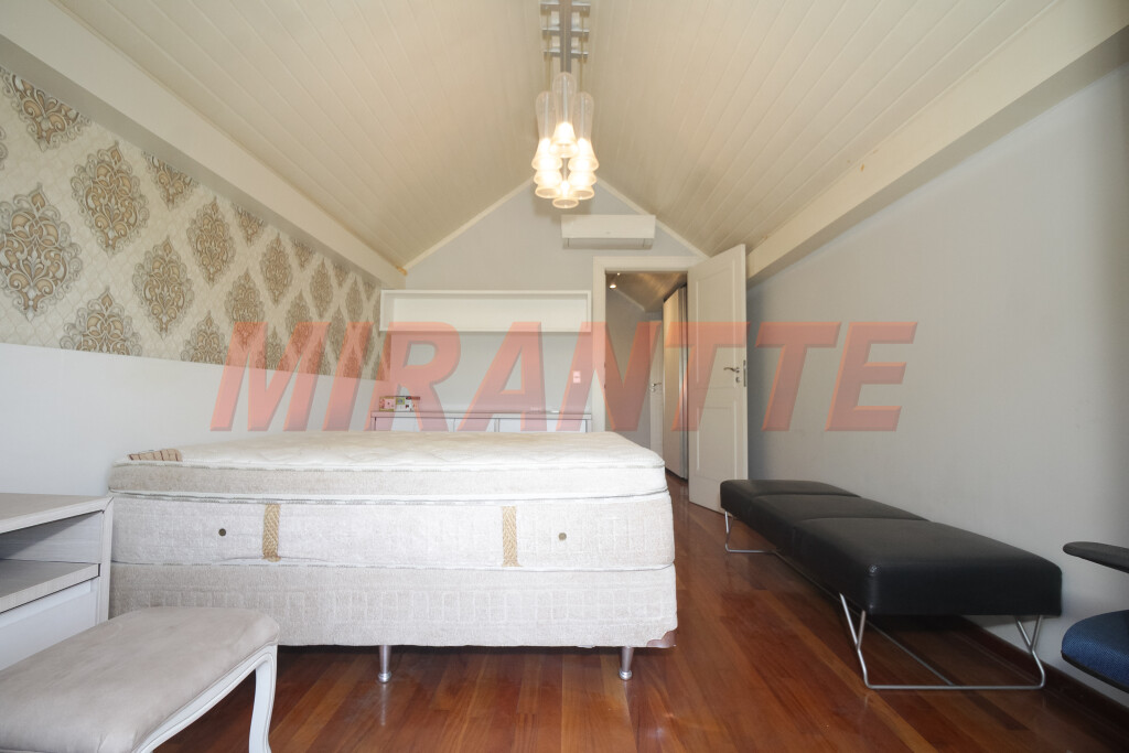 Sobrado de 756m² com 4 quartos em Jardim São Bento