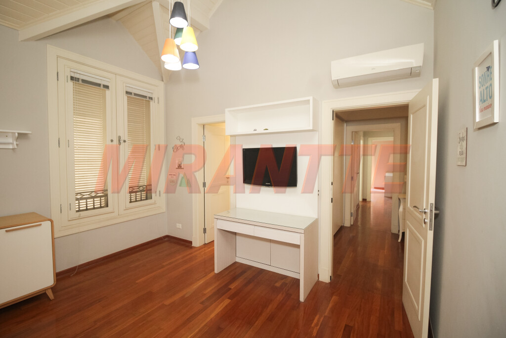 Sobrado de 756m² com 4 quartos em Jardim São Bento