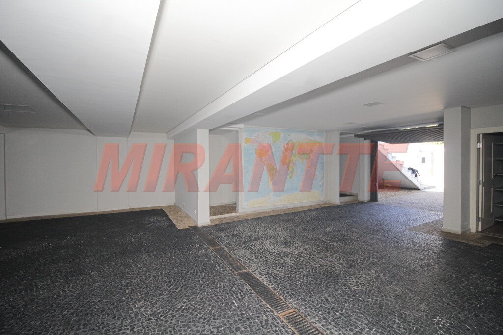 Sobrado de 756m² com 4 quartos em Jardim São Bento