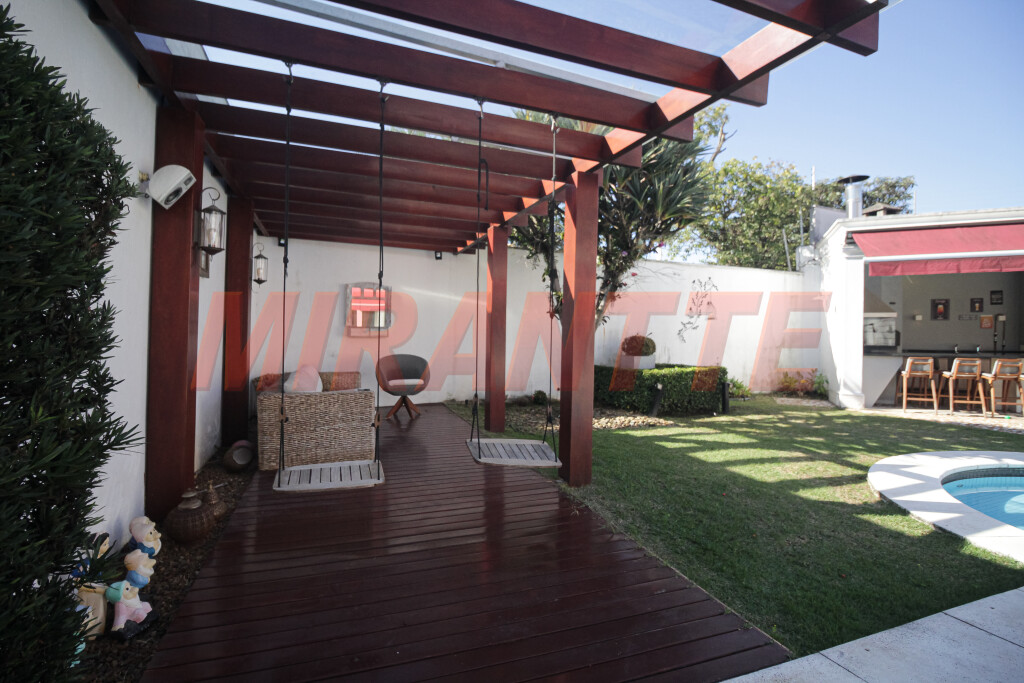 Sobrado de 756m² com 4 quartos em Jardim São Bento
