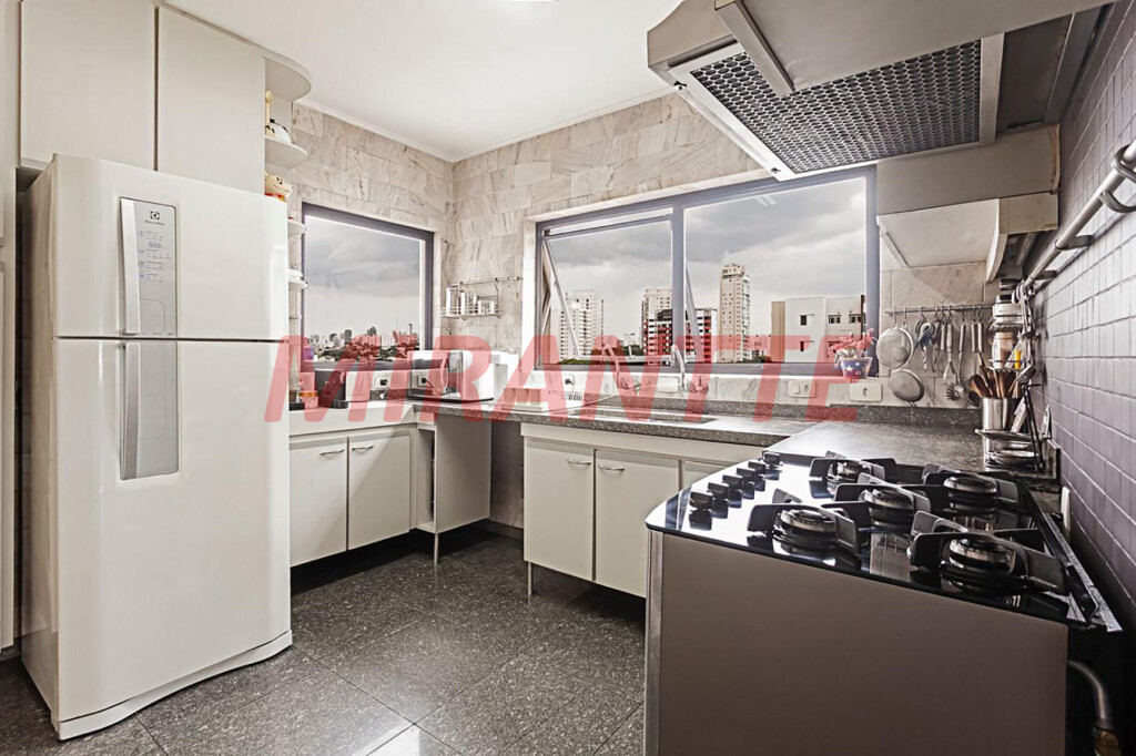 Apartamento de 199m² com 4 quartos em Lapa
