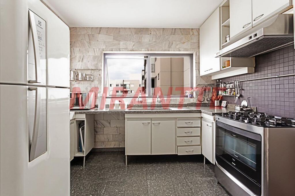 Apartamento de 199m² com 4 quartos em Lapa