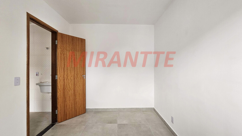 Apartamento de 44m² com 2 quartos em Vila Romero