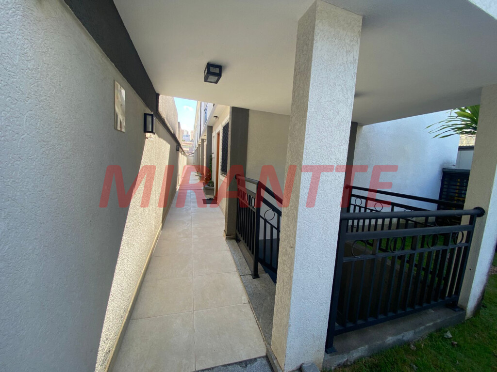 Cond. fechado de 107m² com 2 quartos em Santa Teresinha
