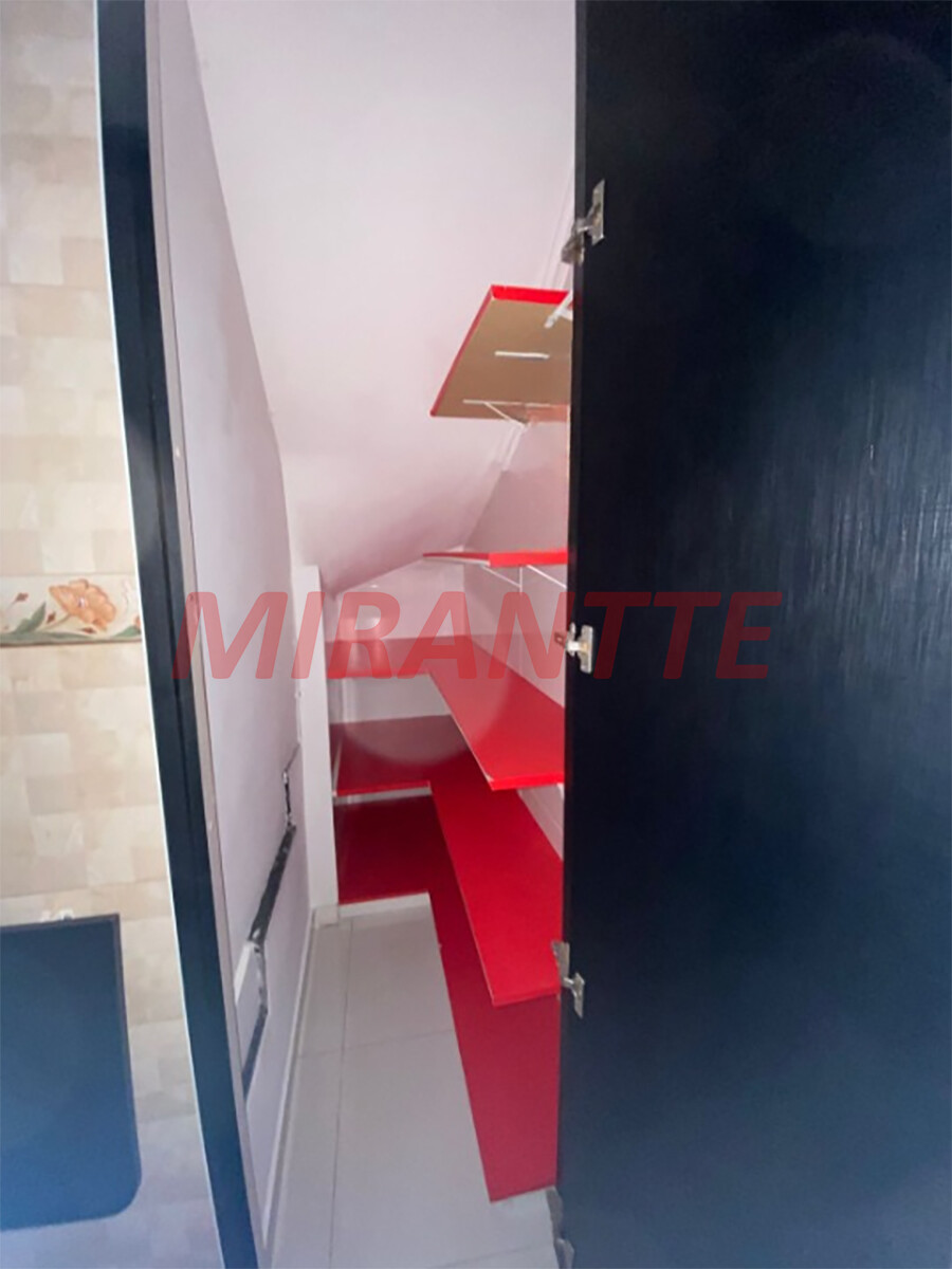 Cond. fechado de 107m² com 2 quartos em Santa Teresinha