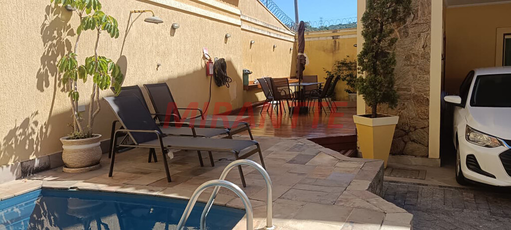 Cond. fechado de 110m² com 3 quartos em Vila Santos