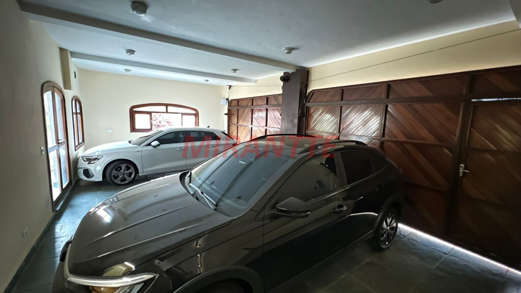 Sobrado de 361m² com 4 quartos em Jardim São Bento