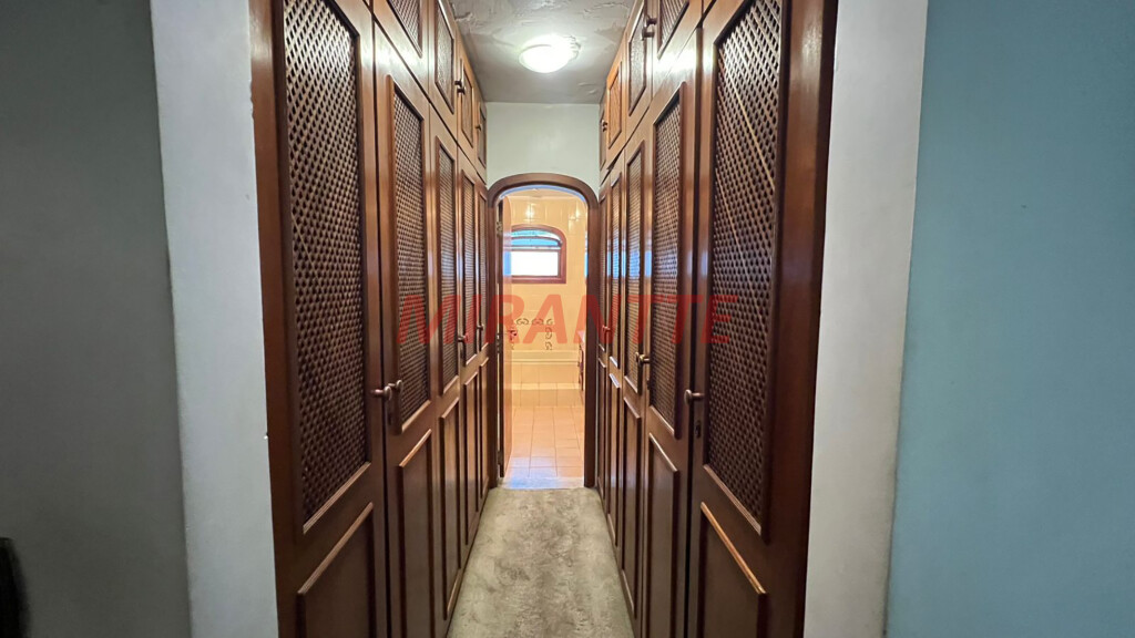 Sobrado de 361m² com 4 quartos em Jardim São Bento