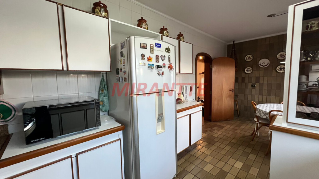 Sobrado de 361m² com 4 quartos em Jardim São Bento