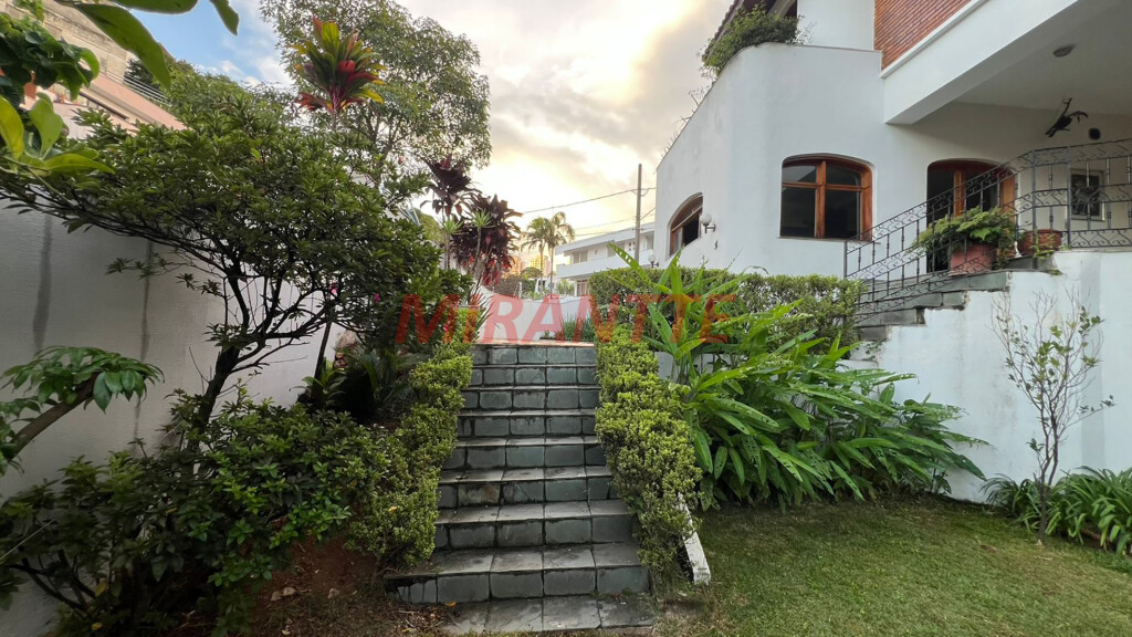 Sobrado de 361m² com 4 quartos em Jardim São Bento
