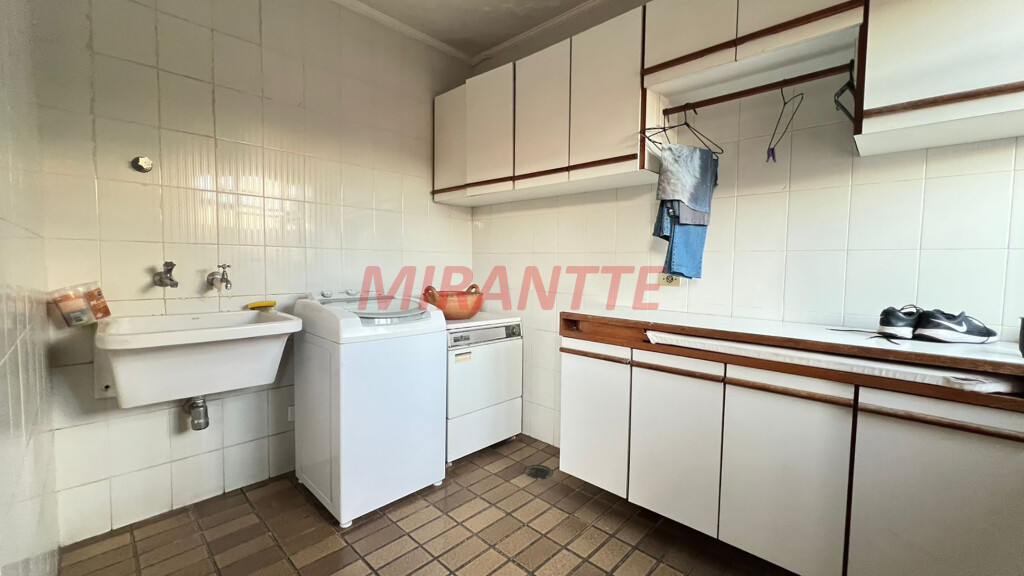Sobrado de 361m² com 4 quartos em Jardim São Bento