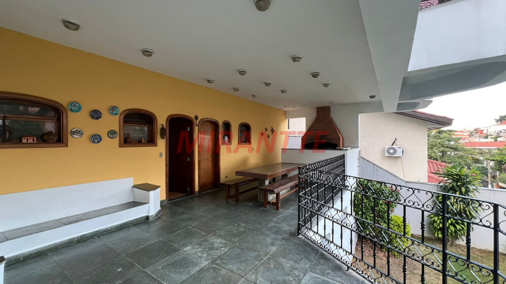 Sobrado de 361m² com 4 quartos em Jardim São Bento