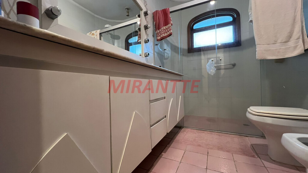 Sobrado de 361m² com 4 quartos em Jardim São Bento