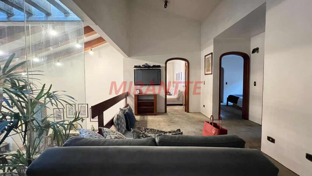 Sobrado de 361m² com 4 quartos em Jardim São Bento