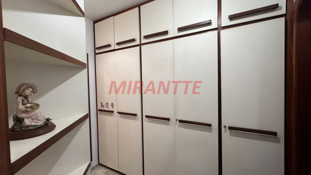 Sobrado de 361m² com 4 quartos em Jardim São Bento