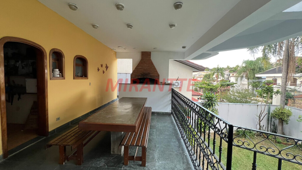 Sobrado de 361m² com 4 quartos em Jardim São Bento