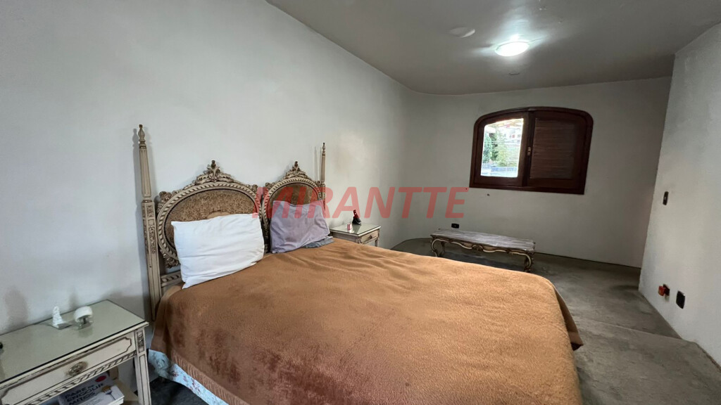 Sobrado de 361m² com 4 quartos em Jardim São Bento