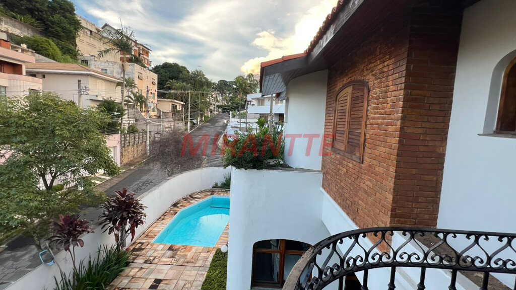Sobrado de 361m² com 4 quartos em Jardim São Bento