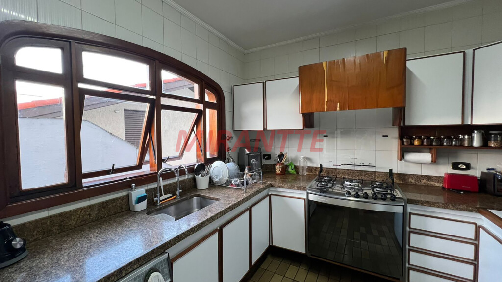 Sobrado de 361m² com 4 quartos em Jardim São Bento
