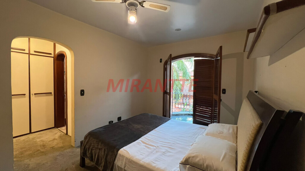 Sobrado de 361m² com 4 quartos em Jardim São Bento