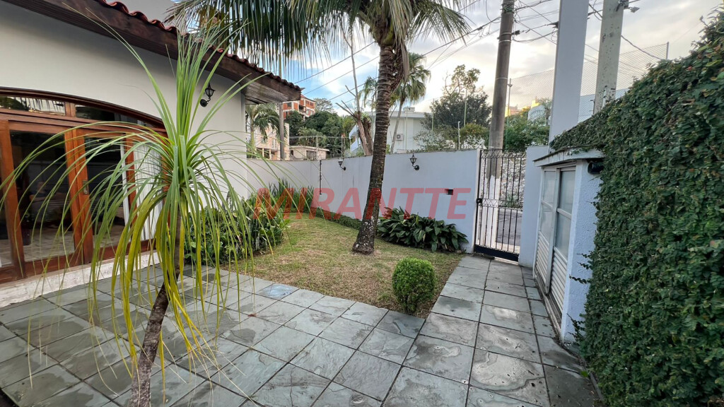 Sobrado de 361m² com 4 quartos em Jardim São Bento