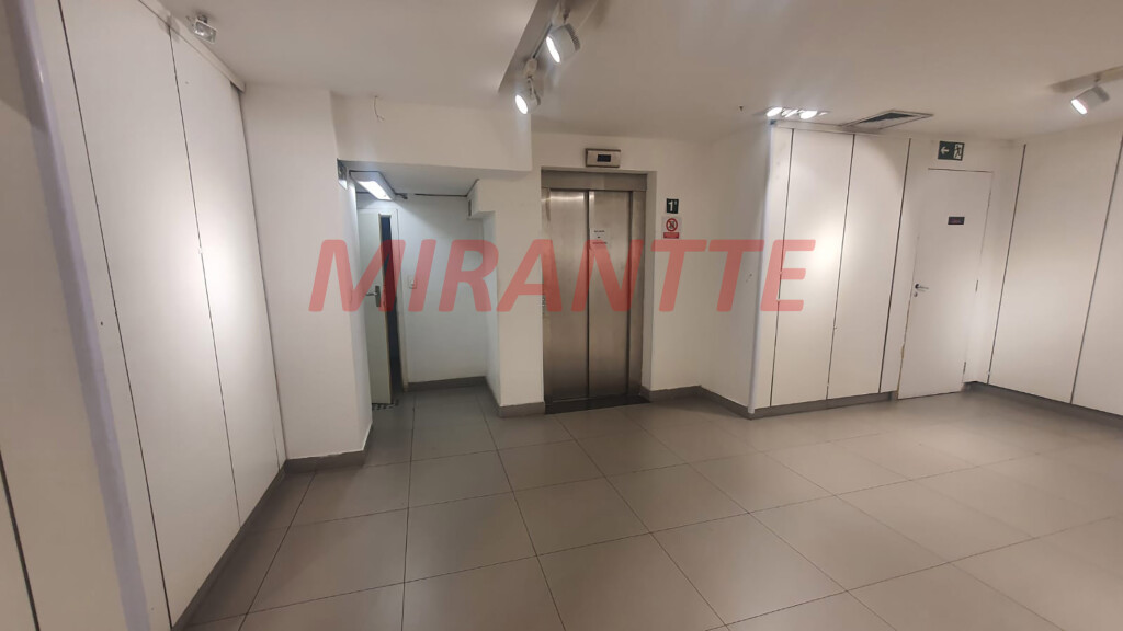 Comercial de 1735m² em Vila Nova Cachoeirinha