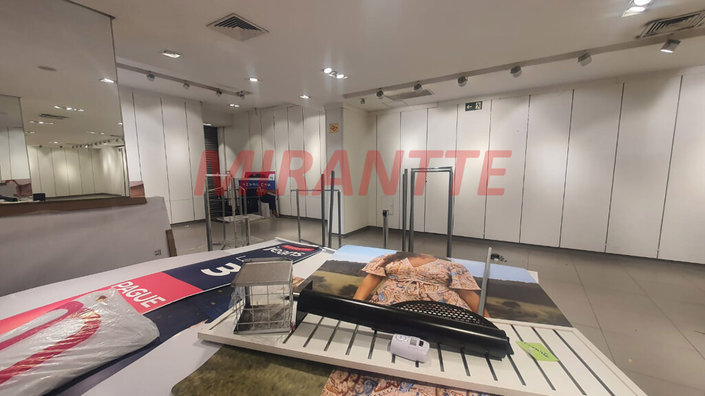 Comercial de 1735m² em Vila Nova Cachoeirinha