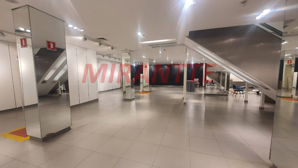Comercial de 1735m² em Vila Nova Cachoeirinha