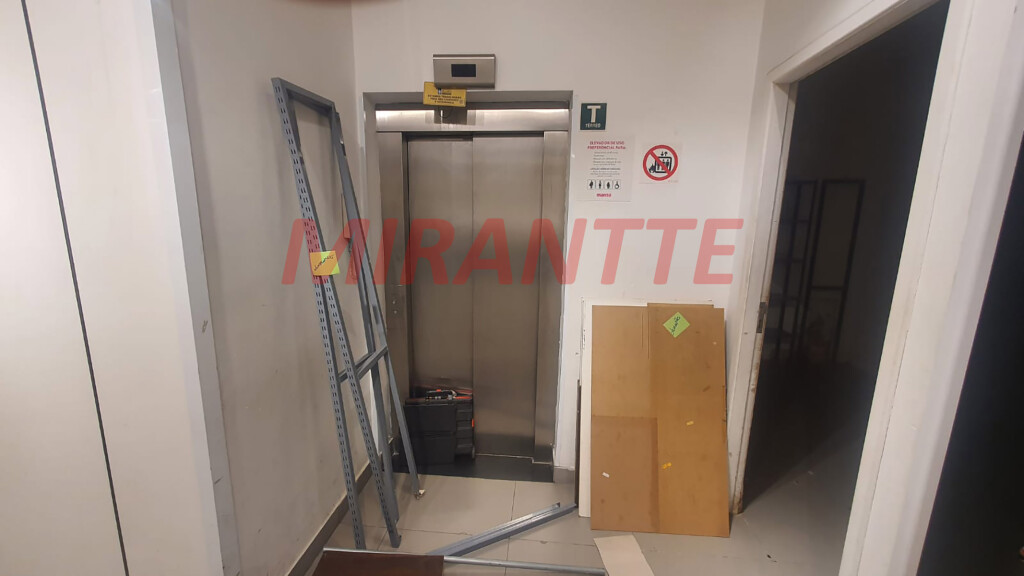 Comercial de 1735m² em Vila Nova Cachoeirinha