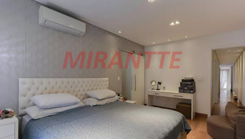 Sobrado de 450m² com 3 quartos em Santana