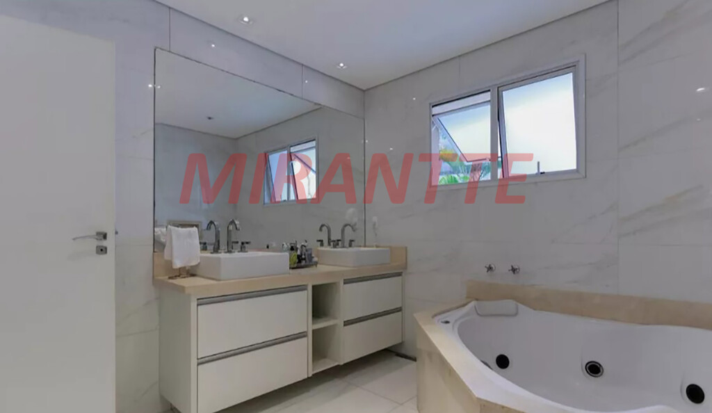 Sobrado de 450m² com 3 quartos em Santana