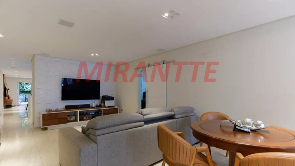 Sobrado de 450m² com 3 quartos em Santana