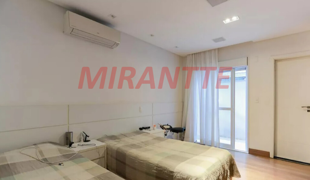 Sobrado de 450m² com 3 quartos em Santana