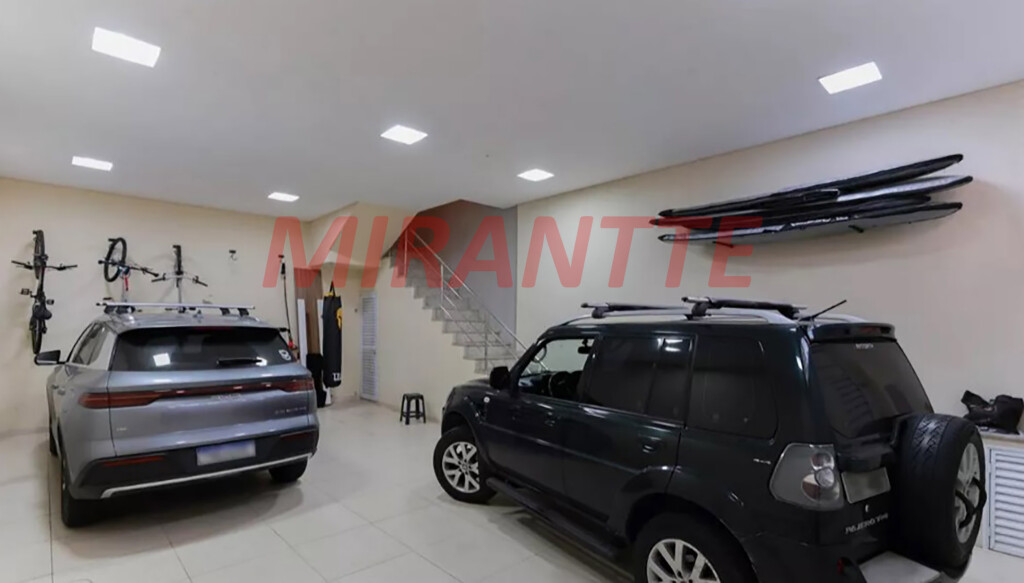 Sobrado de 450m² com 3 quartos em Santana