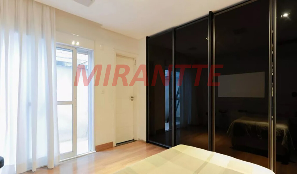 Sobrado de 450m² com 3 quartos em Santana