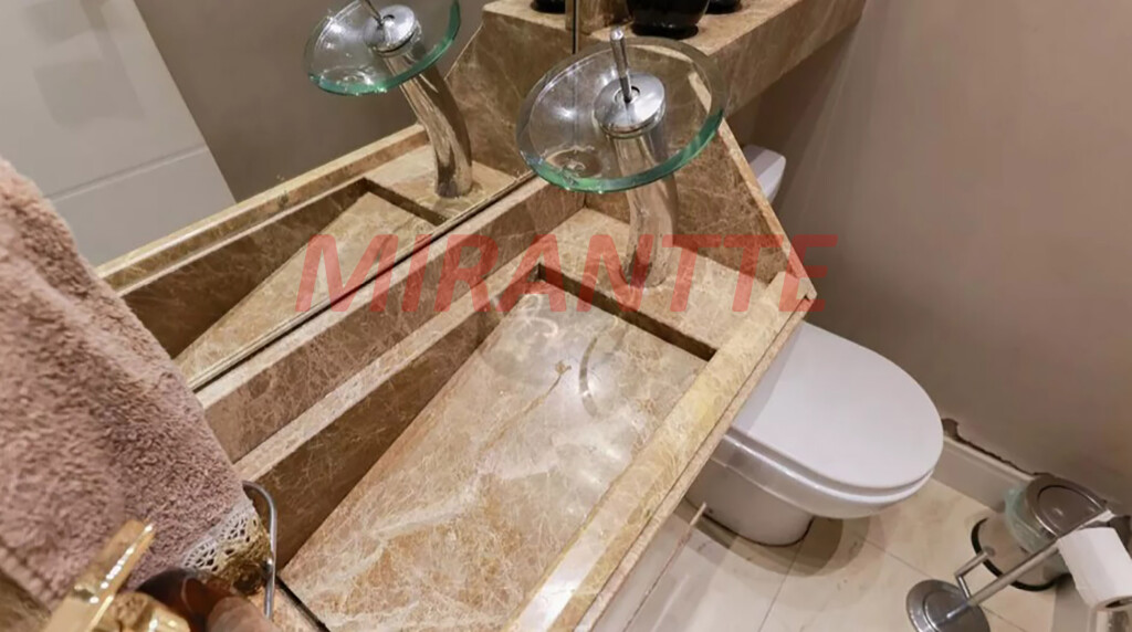 Sobrado de 450m² com 3 quartos em Santana