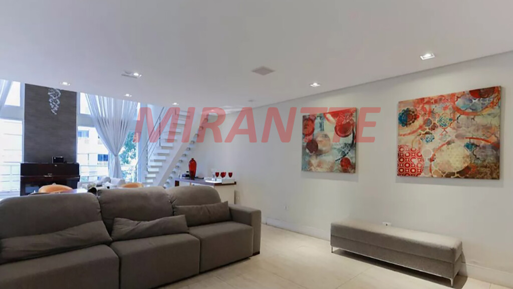 Sobrado de 450m² com 3 quartos em Santana