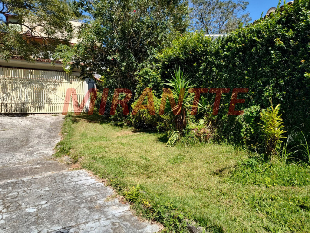Terreno de 1140m² em Horto Florestal